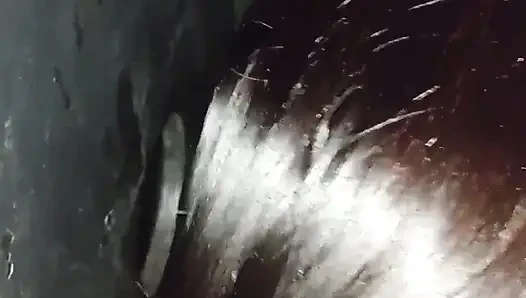 Aku ngentot memekku di gloryhole bareng semua pria di gloryhole