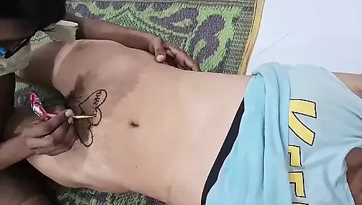Amcıkta mehndi ile tasarım (burr)