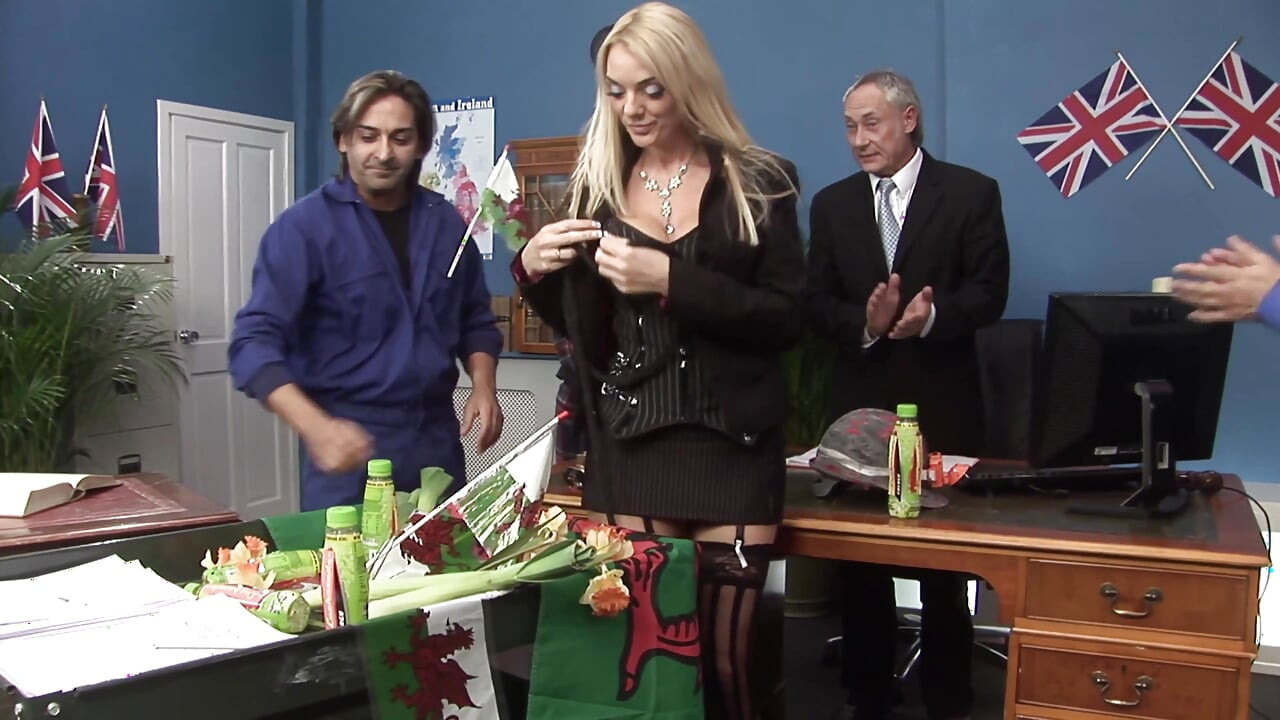 กระหรี่อังกฤษในเย็ดหลายคน