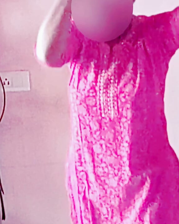私の大きな胸の既婚元カノがドレス替えの動画を送ってきた