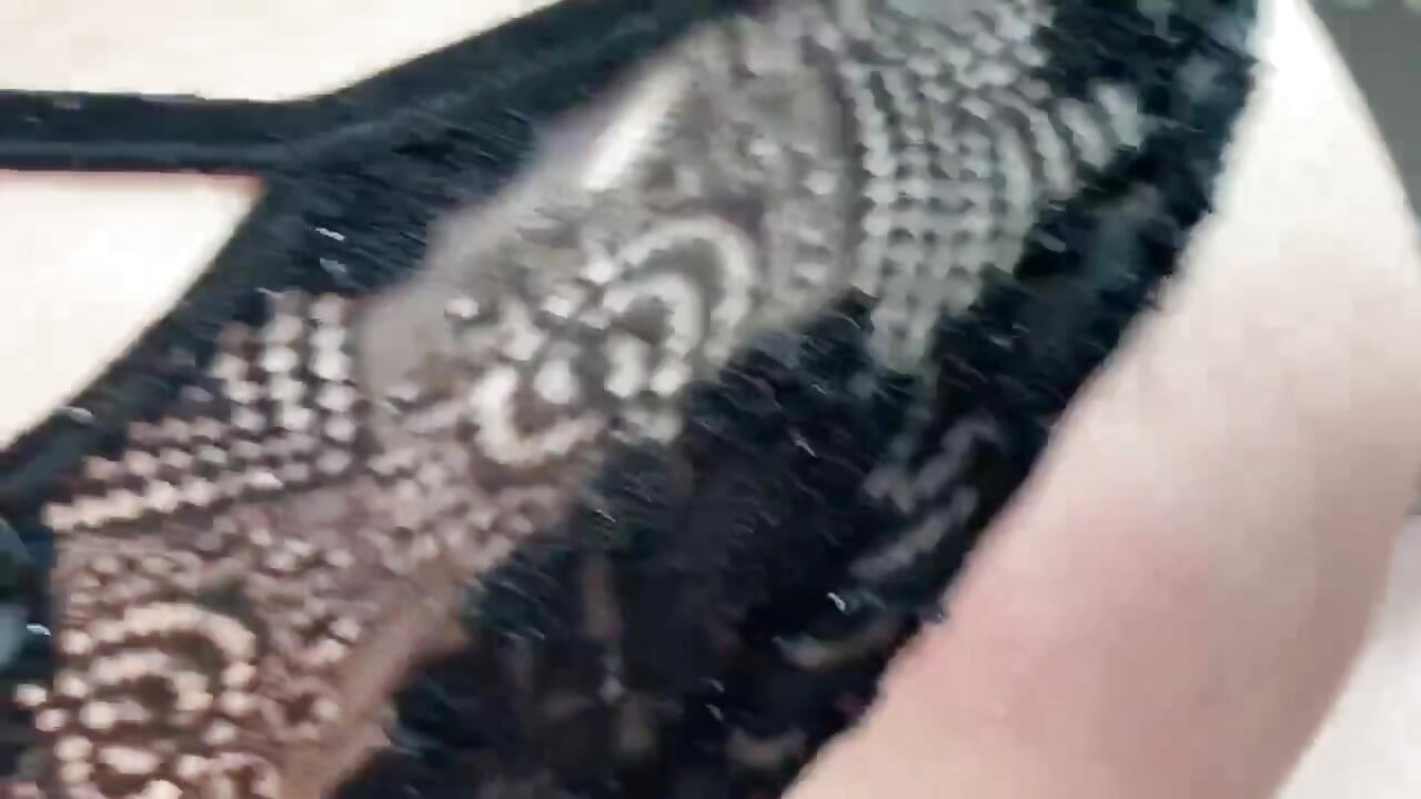 真正的18岁性爱 - 女同学的快速后入式性爱