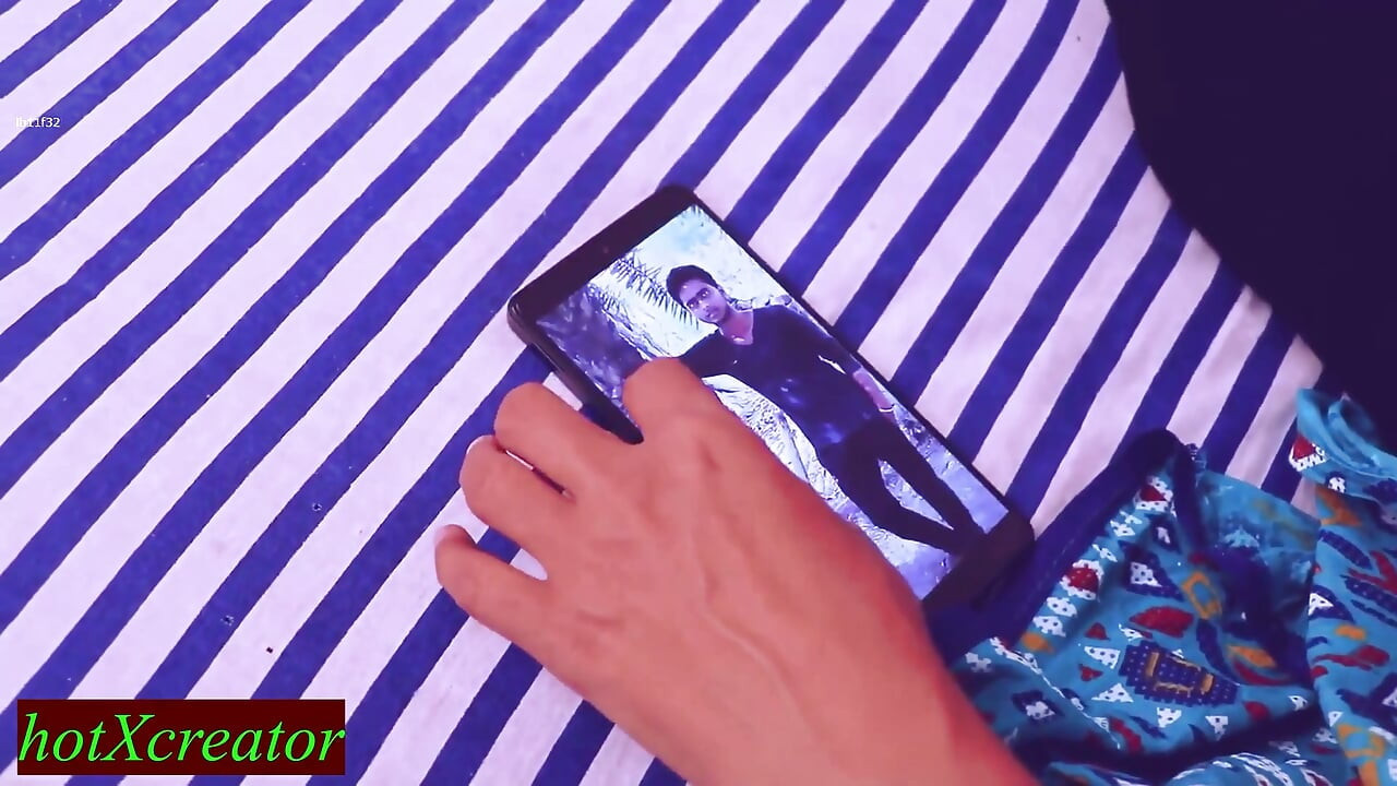 남친과 섹스하는 인도 미녀! 쪼이는 질 섹스