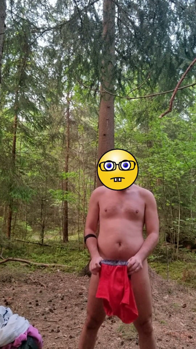 Быстрый стриптиз с камшотом на природе | Клип 1