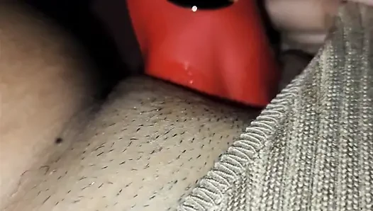 Powerful toy that eats, my pussy, it reached heaven and gives me an orgasm