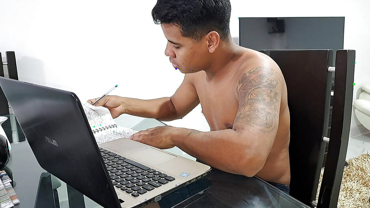 Milf com bunda grande gosta de sexo bom
