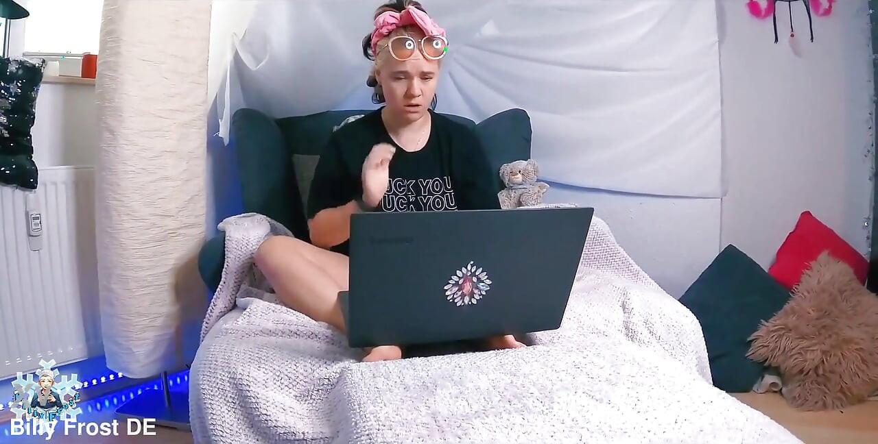Nerd se torna um vampiro com tesão sexual com uma poção mágica