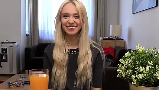 Сексуальной студентке нужны деньги - Интервью