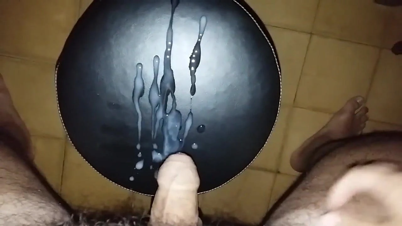 Gái điếm làm cho tôi xuất tinh. leche