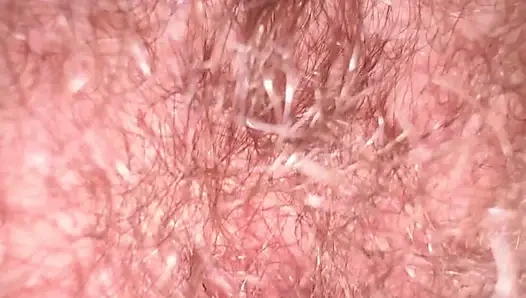 Pejuh kencing menetes dalam slowmotion dari dalam berbulu istri closeup