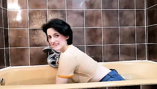 Stepsister gets dunked JOI