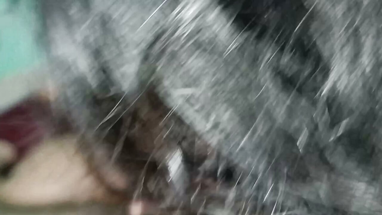 Індійська дівчина Мегна смокче член свого хлопця.