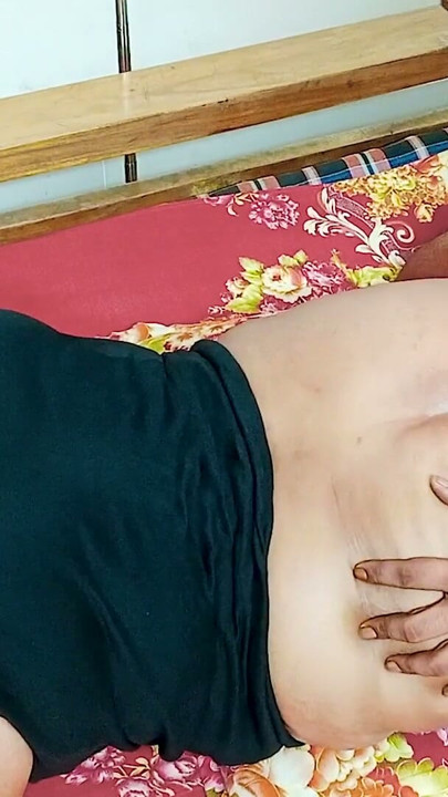 一位美丽阿姨邀请我做爱 火辣Xxx | 短片 2