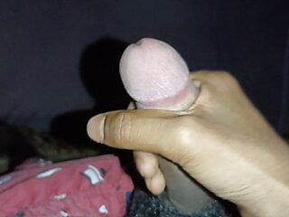Desi garoto indiano masturbando pau grande