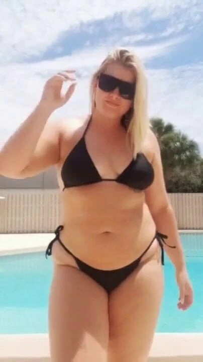 Amanda Allen Brings More Bikini Thiccness
