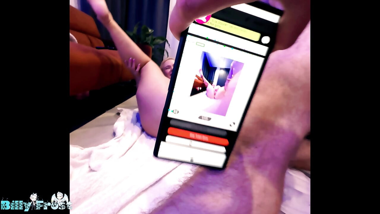 Crazy Camgirls Invite Delivery Boy Into Wild Threesome Stream