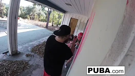 Marica Hase ev serserisi Chris Cock'tan büyük zenci yarağı alıyor!