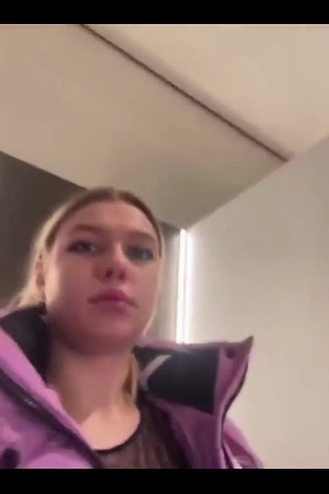 Maszturbálás a próbafülkében