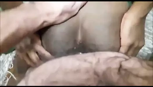 Baba kıçımı sikiyor.