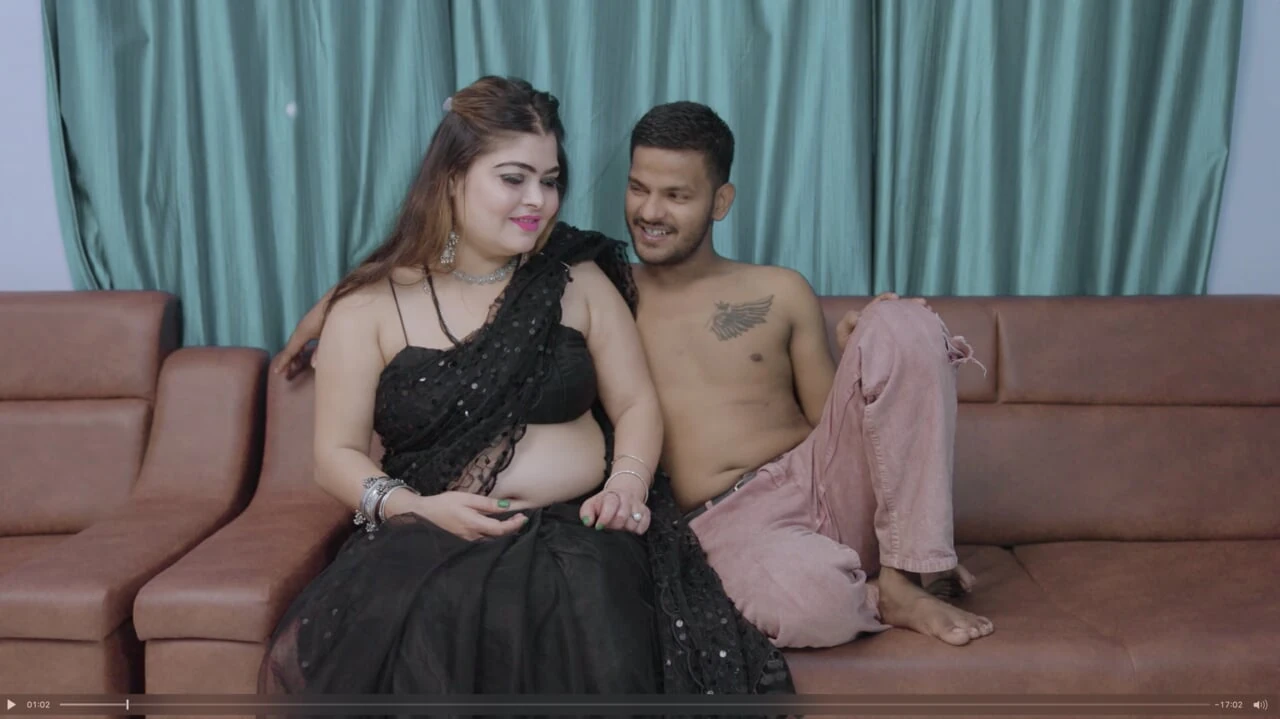 Indian Beautiful Bhabhi calls her ex-boyfriend and has sex