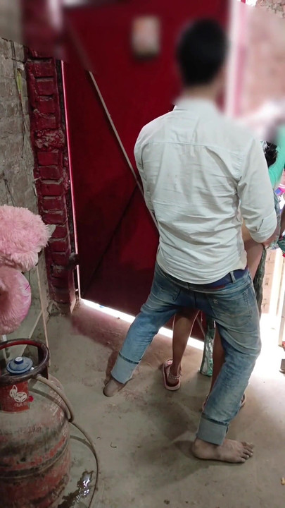 Die Schwägerin allein am helllichten Tag sehen, Hindi Sexy Video, Indisches Sexy Video, Desi Sexy Video, Sexy Video, Sexvideo, XXX Video | Clip 1