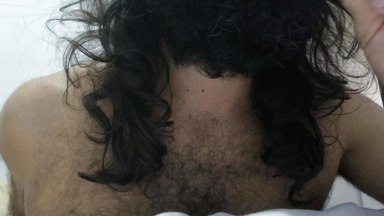 Blowjob berjembut dengan erangan keras, kontol keras, masturbasi anal (gunakan earphone)