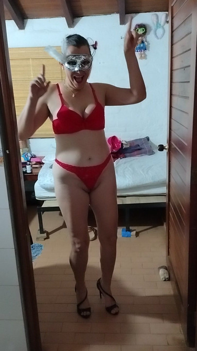 horny girl, I danced erotically - milf