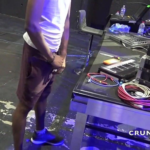 طرفة عين مارس الجنس الخام في حلبة الرقص epublic