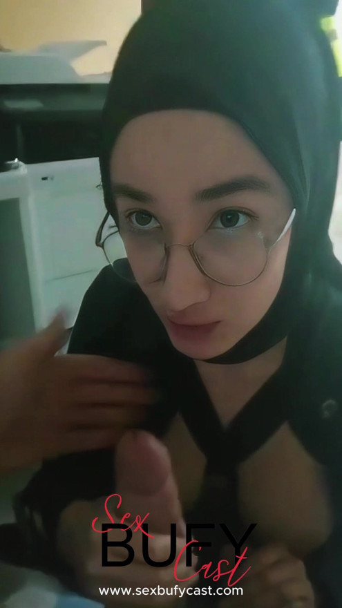 Contenuto leggendario della cagna turca del velo. Hijab ragazza turca