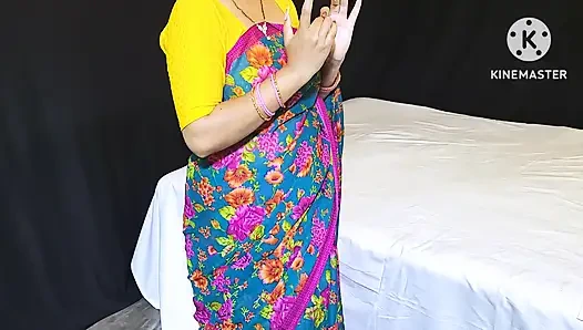 Kitty partisine gidiyordu ama kocası üvey erkek kardeşi onu evde parti yapmak için durduruyor