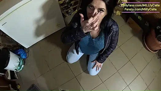 Возбужденная милфа соблазняет в видео от первого лица. Большие сиськи, грязные мысли и шаловливая соло-игра