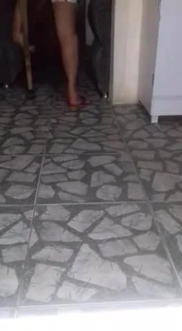 Floppy leg on crutches