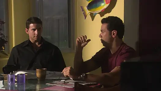 Sevimli kızıl saçlı harika seks seansının ardından amına krem alıyor