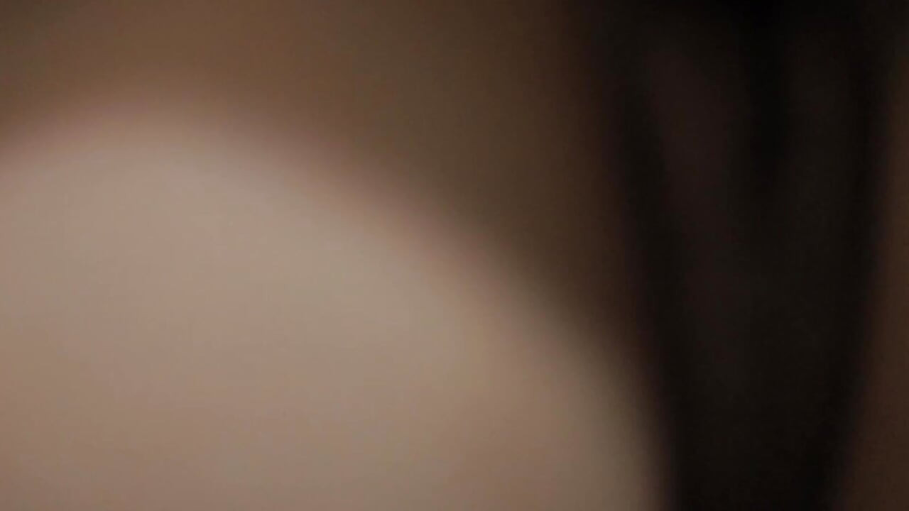 Sobarica namerno nije nosila donji veš da bi je mogao jebati njen poslodavac, najnoviji indonežanski porno