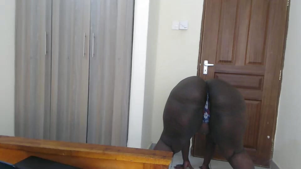 Ayo menari dengan ibu tiri