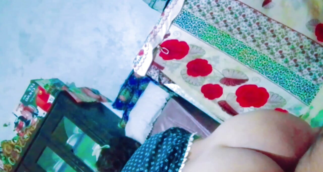 بهابي سكسي في الحقول جميلة أولو