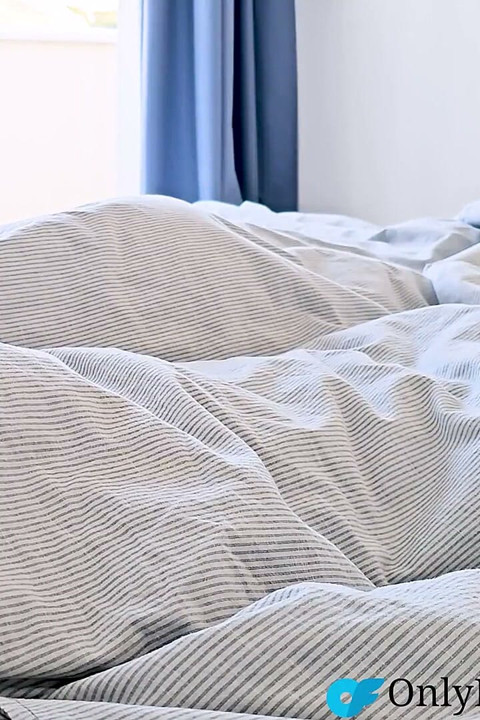 Get a Helping Hand with Morning Boner After Waking up in Bed with Stepsis.