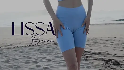 Çıplaklar plajında yoga