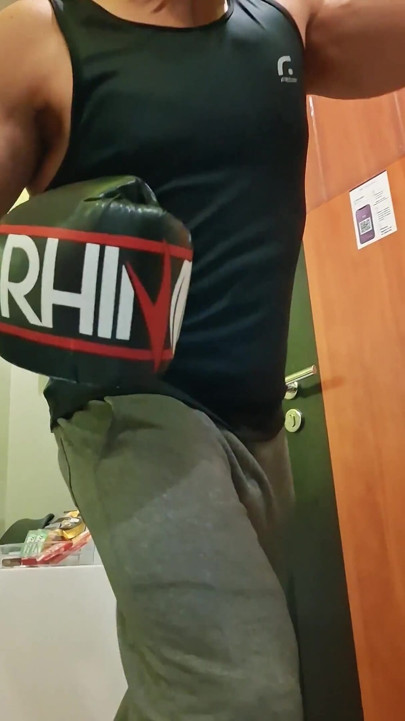 Gouine Wrestler - POV Muscle Worship Training Session