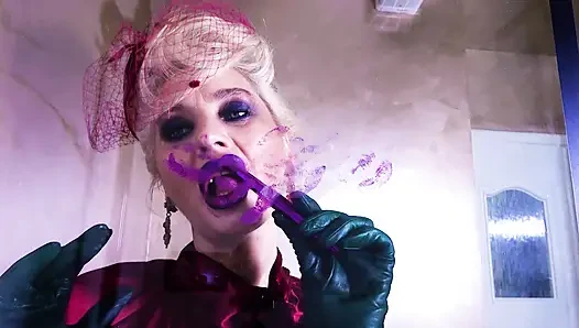 Поцелуи с поцелуями, убивающими дом