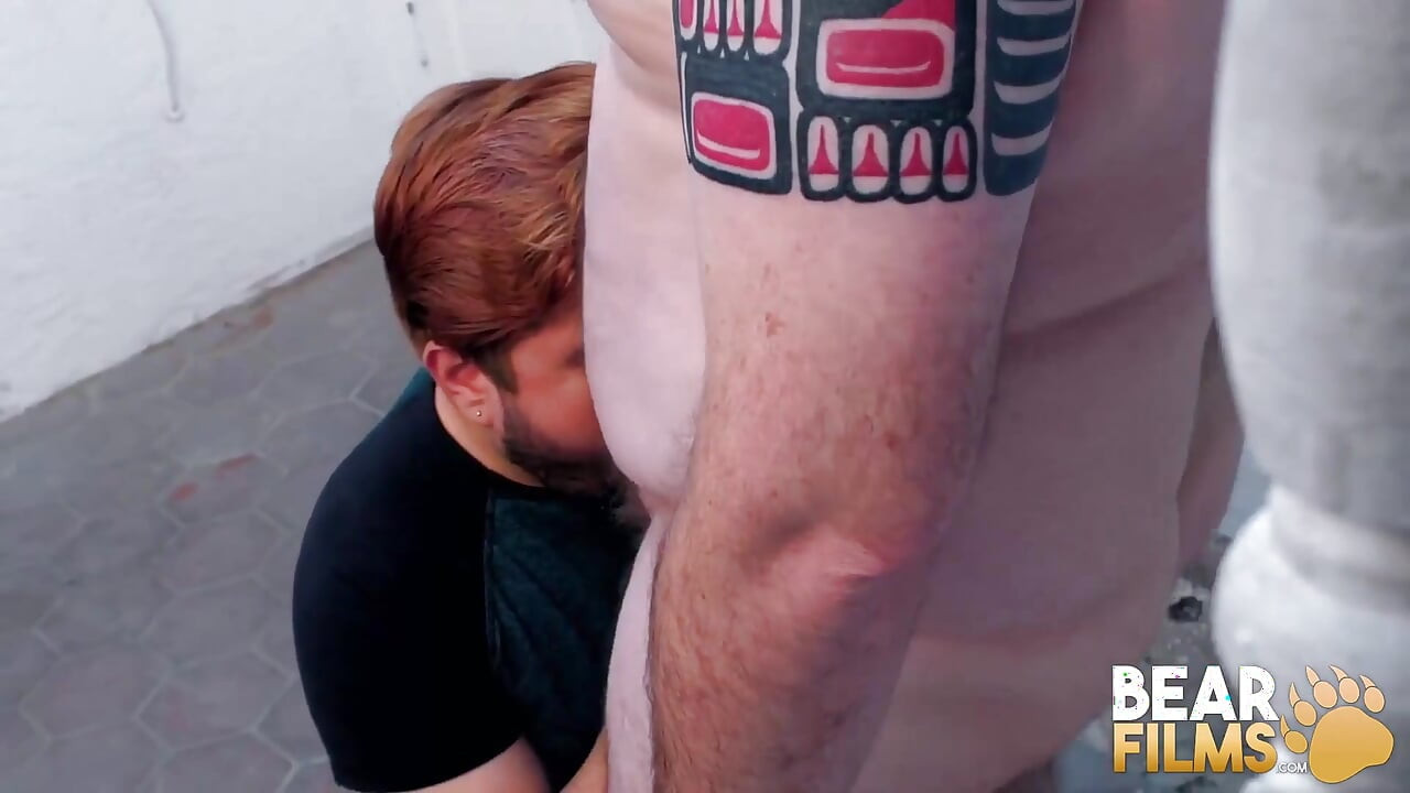 Bearfilms - dolofana Alezgi Cage suge pula obezului Tony Marks Dick
