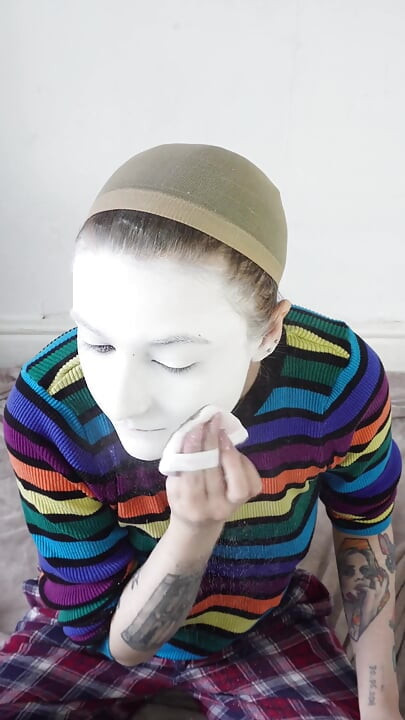 Cuckles Makeup