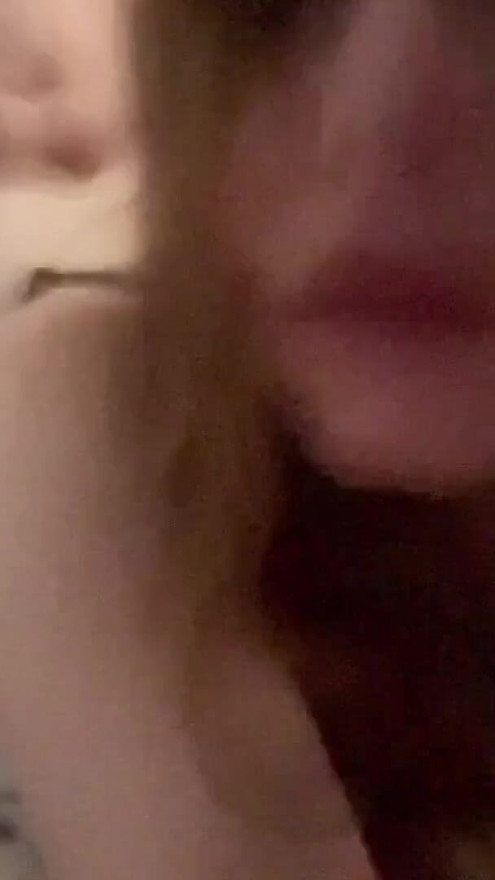 Sexy super våt 18-åring liker det hardt og dypt | klipp 1