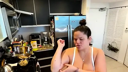 Live Stream with Dani Valentina