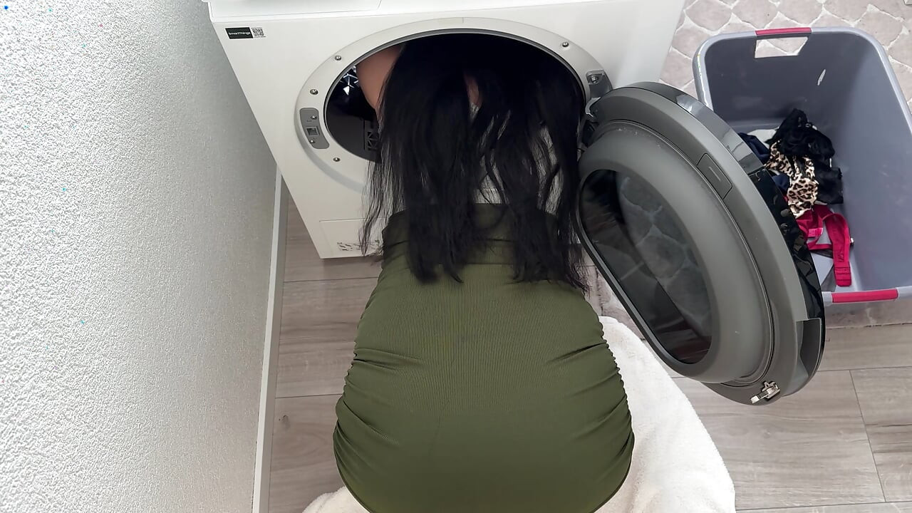 Stuck Step-Mom Says Only Cock Can Relax Her