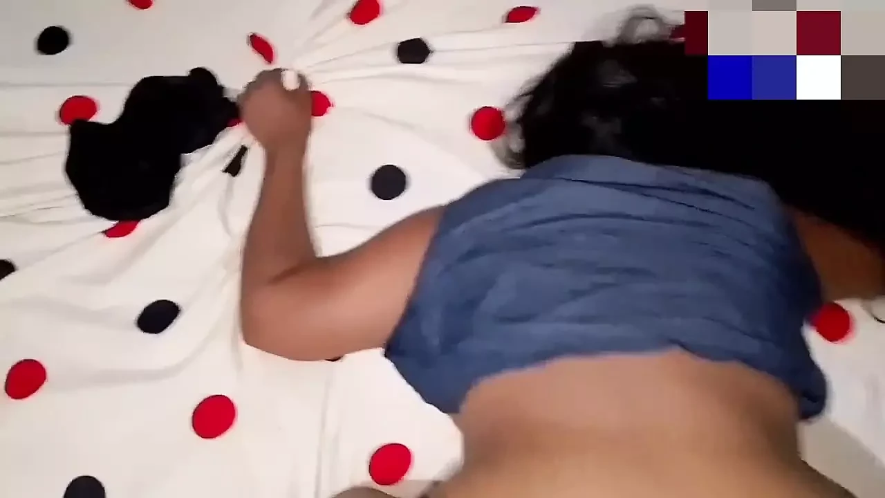 India Desi néni dögös baszása új videó
