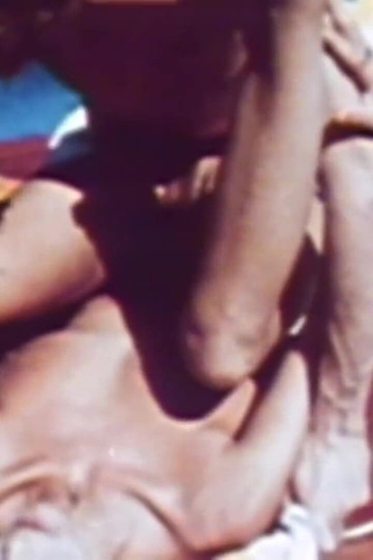 Buka kaki anda, jalang