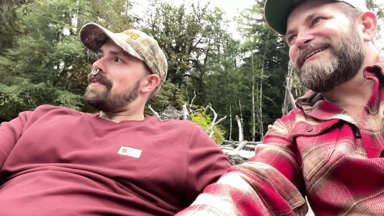 Two Buds sitting by the River Suckin Dick