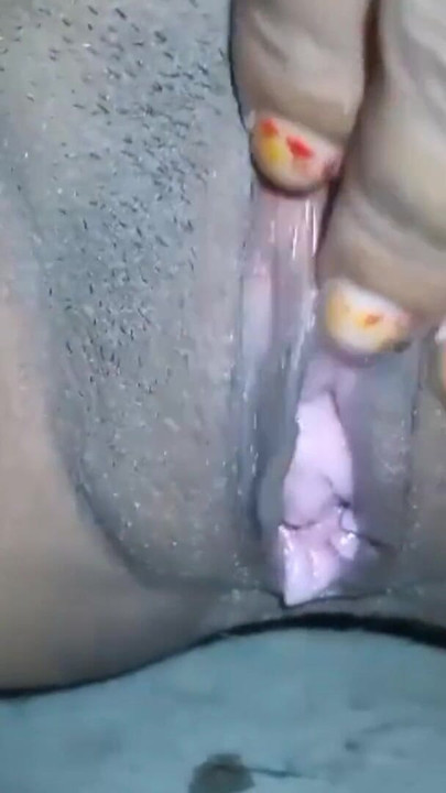 Zapanjujući trenutak iz "Desi bhabhi ki Desi bur Hindi videa"