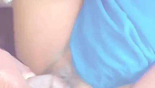 Hintli kız köylü kayınvalidesi büyük memeli teyze açık havada kayınvalidesi ile seks yapıyor