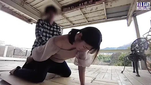 Cesur genç bir güzellik açık havada her sıcak damlayı boşaltırken prezervatif yutma ep. 2